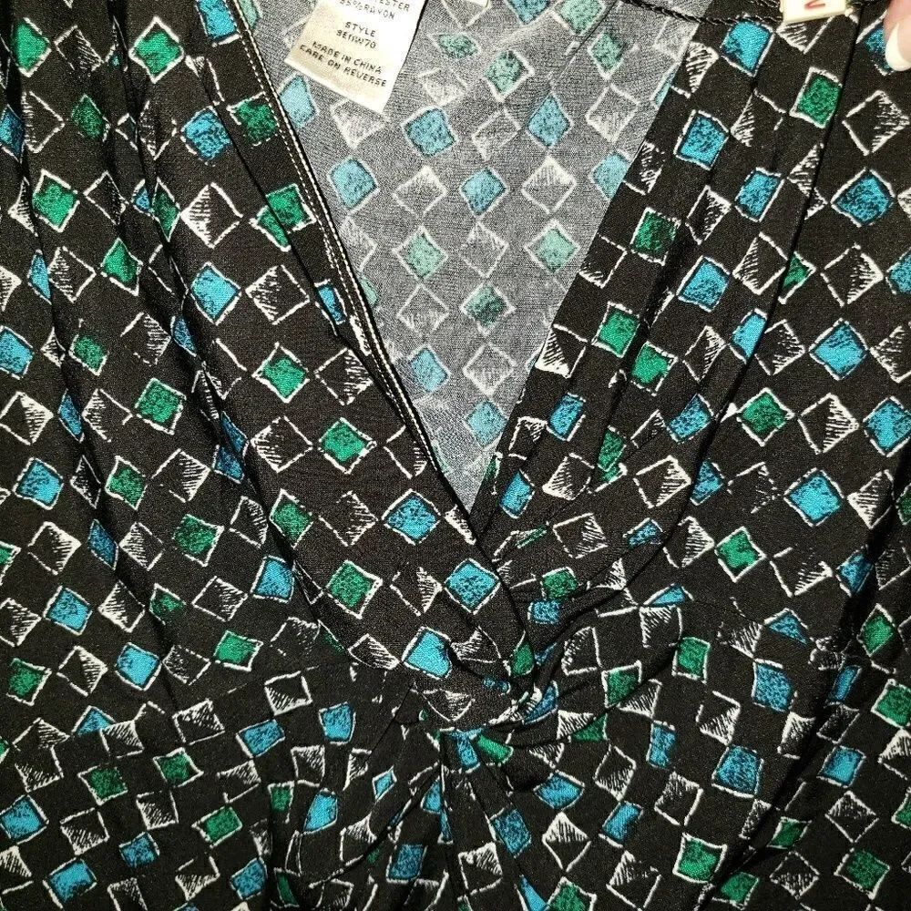 Studio M deep vneck patterned blouse - Picture 5 of 6